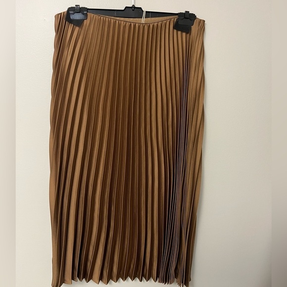 Mango NEW pleated satin minimalist midi skirt with elastic waistband - Picture 3 of 7